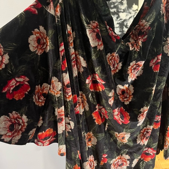 Velvet Floral Cottagecore/Witchy Top - Picture 5 of 7